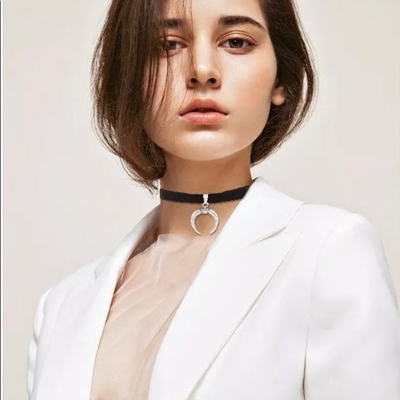 Gothic Crescent Moon Choker - Picture 2 of 6